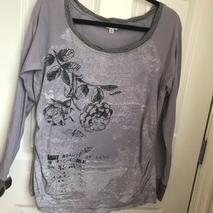 CAbi long sleeve graphic shirt with stretch!